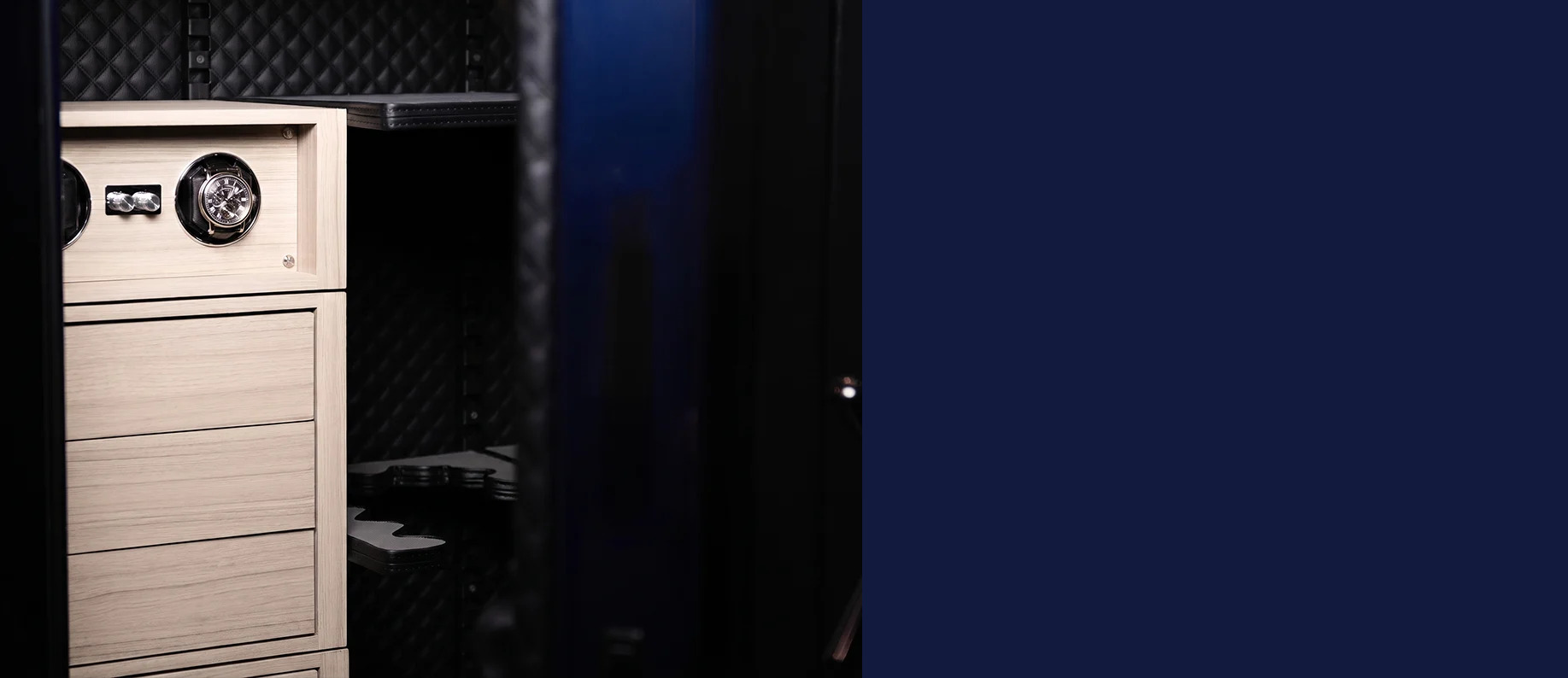 Modular shelves. High-End Finishes. Pro Flex® personalization in Conrad